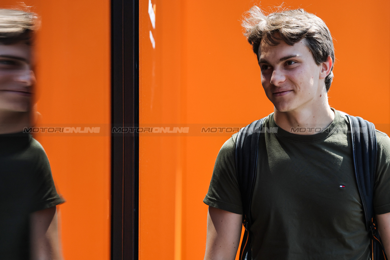 GP IMOLA, Oscar Piastri (AUS), McLaren 
15.05.2025. Formula 1 World Championship, Rd 7, Emilia Romagna Grand Prix, Imola, Italy, Preparation Day.
- www.xpbimages.com, EMail: requests@xpbimages.com © Copyright: Charniaux / XPB Images