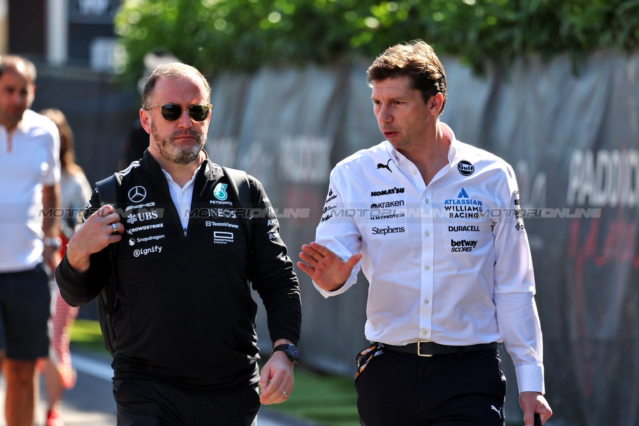 GP IMOLA, James Vowles (GBR) Atlassian Williams Racing Team Principal (Right).

17.05.2025. Formula 1 World Championship, Rd 7, Emilia Romagna Grand Prix, Imola, Italy, Qualifiche Day.

- www.xpbimages.com, EMail: requests@xpbimages.com © Copyright: Moy / XPB Images