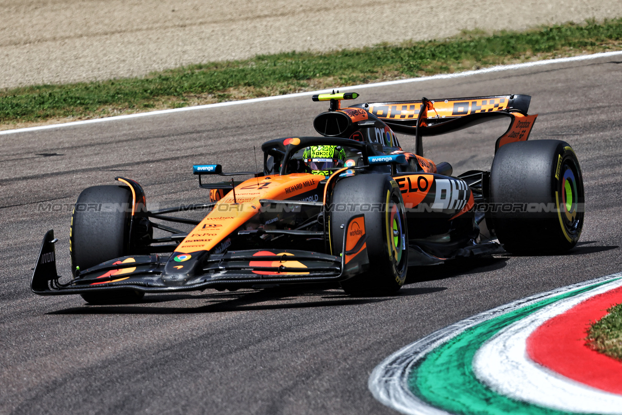 GP IMOLA, Lando Norris (GBR) McLaren MCL39.

17.05.2025. Formula 1 World Championship, Rd 7, Emilia Romagna Grand Prix, Imola, Italy, Qualifiche Day.

- www.xpbimages.com, EMail: requests@xpbimages.com © Copyright: Bearne / XPB Images