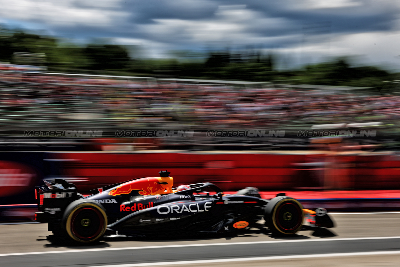 GP IMOLA, Max Verstappen (NLD) Red Bull Racing RB21.

17.05.2025. Formula 1 World Championship, Rd 7, Emilia Romagna Grand Prix, Imola, Italy, Qualifiche Day.

- www.xpbimages.com, EMail: requests@xpbimages.com © Copyright: Charniaux / XPB Images