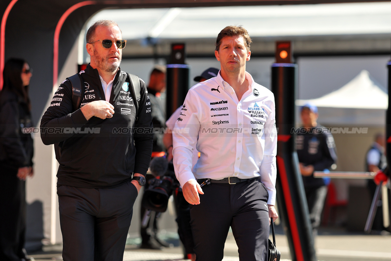 GP IMOLA, (L to R): Bradley Lord (GBR) Mercedes AMG F1 Communications Manager with James Vowles (GBR) Atlassian Williams Racing Team Principal.

17.05.2025. Formula 1 World Championship, Rd 7, Emilia Romagna Grand Prix, Imola, Italy, Qualifiche Day.

- www.xpbimages.com, EMail: requests@xpbimages.com © Copyright: Bearne / XPB Images