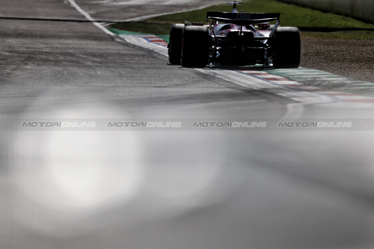 GP IMOLA, Charles Leclerc (MON) Ferrari SF-25.

17.05.2025. Formula 1 World Championship, Rd 7, Emilia Romagna Grand Prix, Imola, Italy, Qualifiche Day.

- www.xpbimages.com, EMail: requests@xpbimages.com © Copyright: Moy / XPB Images