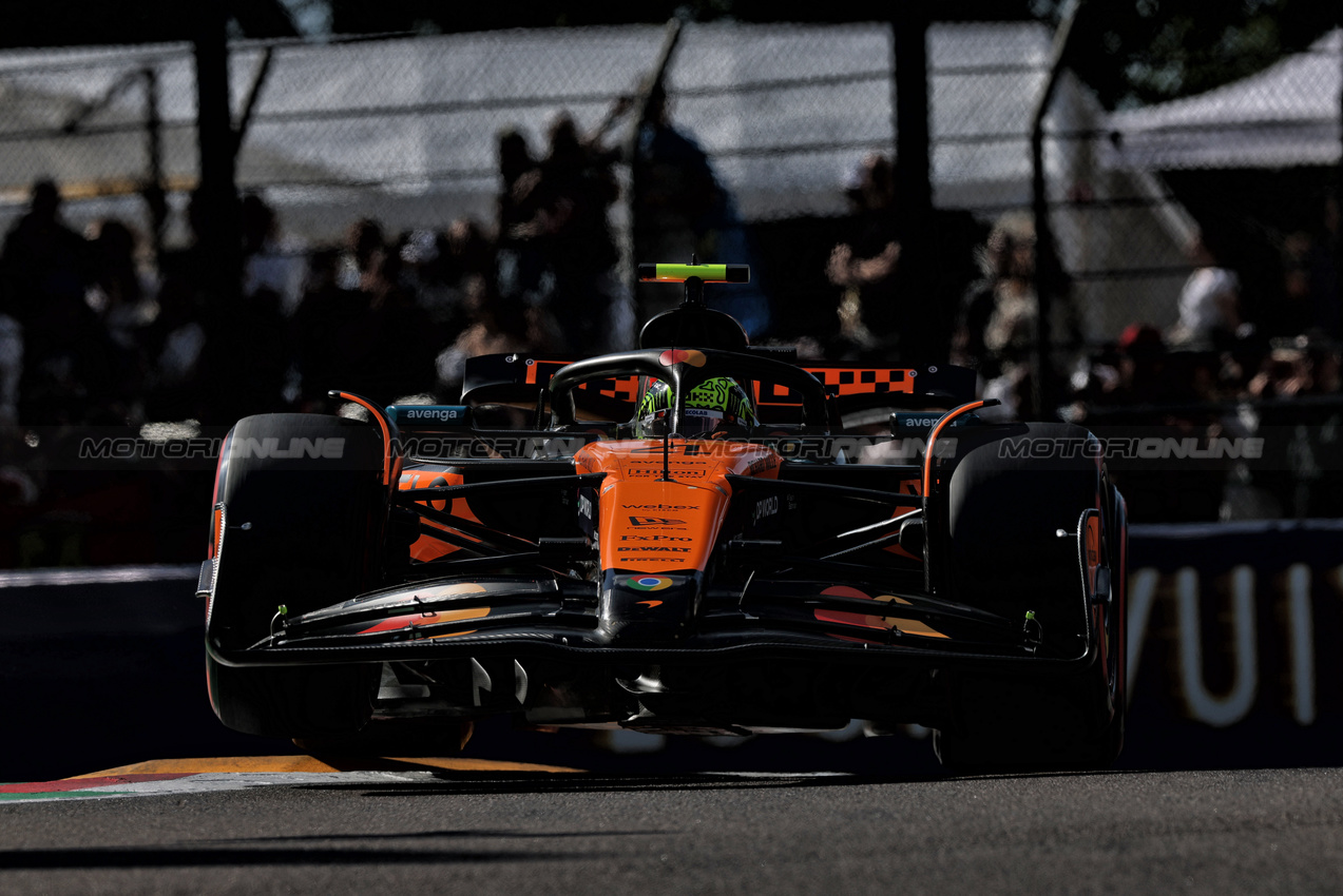 GP IMOLA, Lando Norris (GBR) McLaren MCL39.

17.05.2025. Formula 1 World Championship, Rd 7, Emilia Romagna Grand Prix, Imola, Italy, Qualifiche Day.

- www.xpbimages.com, EMail: requests@xpbimages.com © Copyright: Charniaux / XPB Images