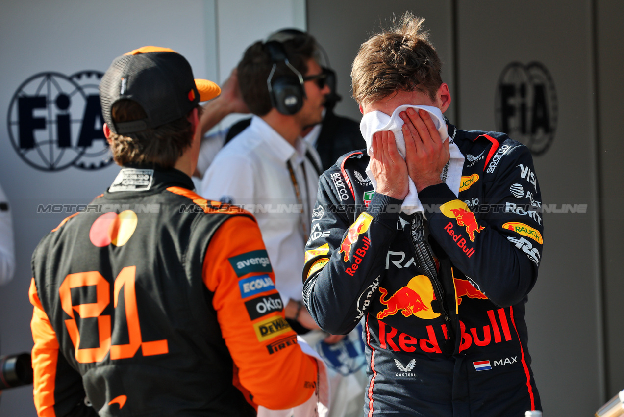 GP IMOLA, (L to R): Pole sitter Oscar Piastri (AUS) McLaren in qualifying parc ferme with second placed Max Verstappen (NLD) Red Bull Racing.

17.05.2025. Formula 1 World Championship, Rd 7, Emilia Romagna Grand Prix, Imola, Italy, Qualifiche Day.

- www.xpbimages.com, EMail: requests@xpbimages.com © Copyright: Batchelor / XPB Images