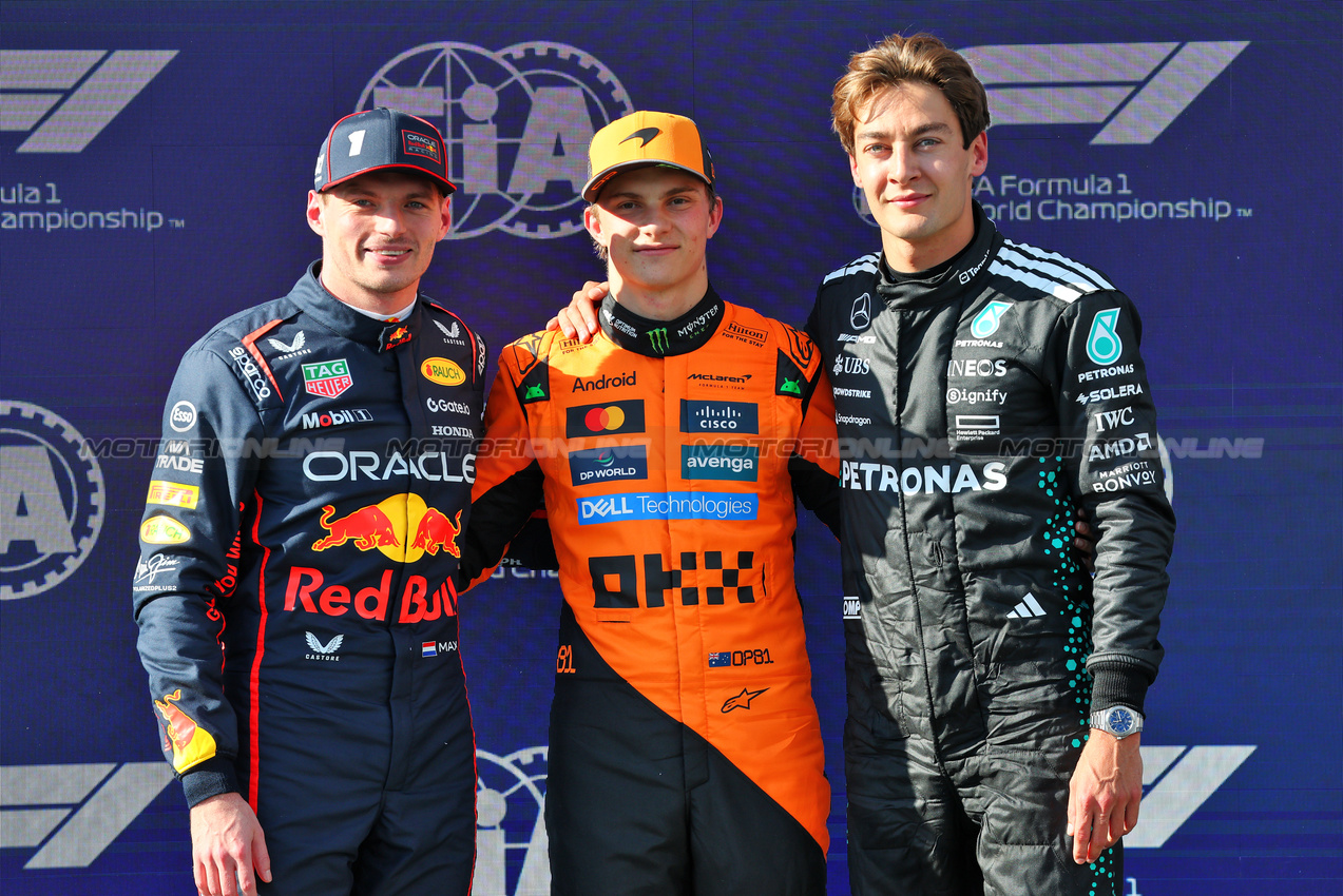 GP IMOLA, Qualifiche top three in parc ferme (L to R): Max Verstappen (NLD) Red Bull Racing, second; Oscar Piastri (AUS) McLaren, pole position; George Russell (GBR) Mercedes AMG F1, third.

17.05.2025. Formula 1 World Championship, Rd 7, Emilia Romagna Grand Prix, Imola, Italy, Qualifiche Day.

- www.xpbimages.com, EMail: requests@xpbimages.com © Copyright: Batchelor / XPB Images