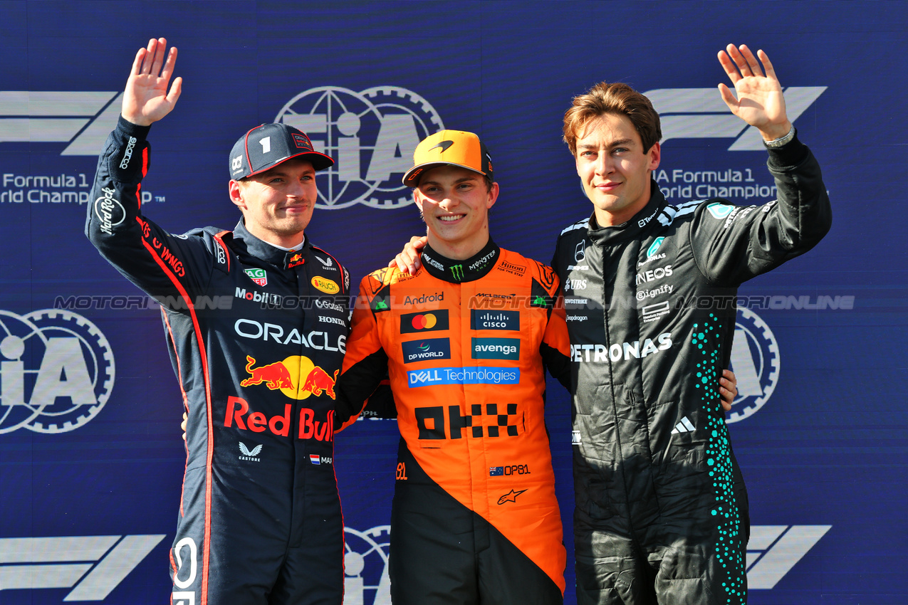 GP IMOLA, Qualifiche top three in parc ferme (L to R): Max Verstappen (NLD) Red Bull Racing, second; Oscar Piastri (AUS) McLaren, pole position; George Russell (GBR) Mercedes AMG F1, third.

17.05.2025. Formula 1 World Championship, Rd 7, Emilia Romagna Grand Prix, Imola, Italy, Qualifiche Day.

- www.xpbimages.com, EMail: requests@xpbimages.com © Copyright: Batchelor / XPB Images