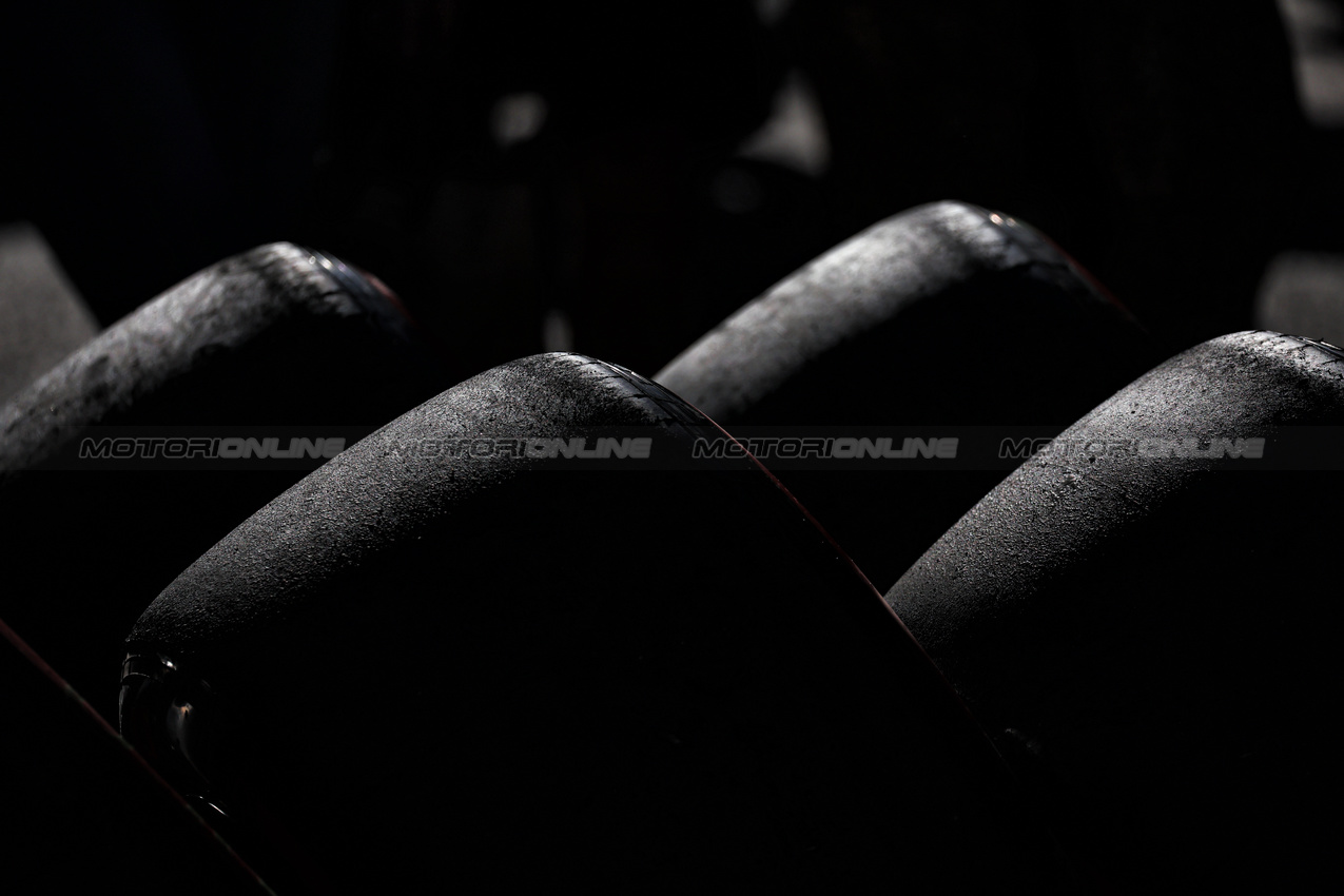 GP IMOLA, Pirelli tyres.

17.05.2025. Formula 1 World Championship, Rd 7, Emilia Romagna Grand Prix, Imola, Italy, Qualifiche Day.

- www.xpbimages.com, EMail: requests@xpbimages.com © Copyright: Moy / XPB Images