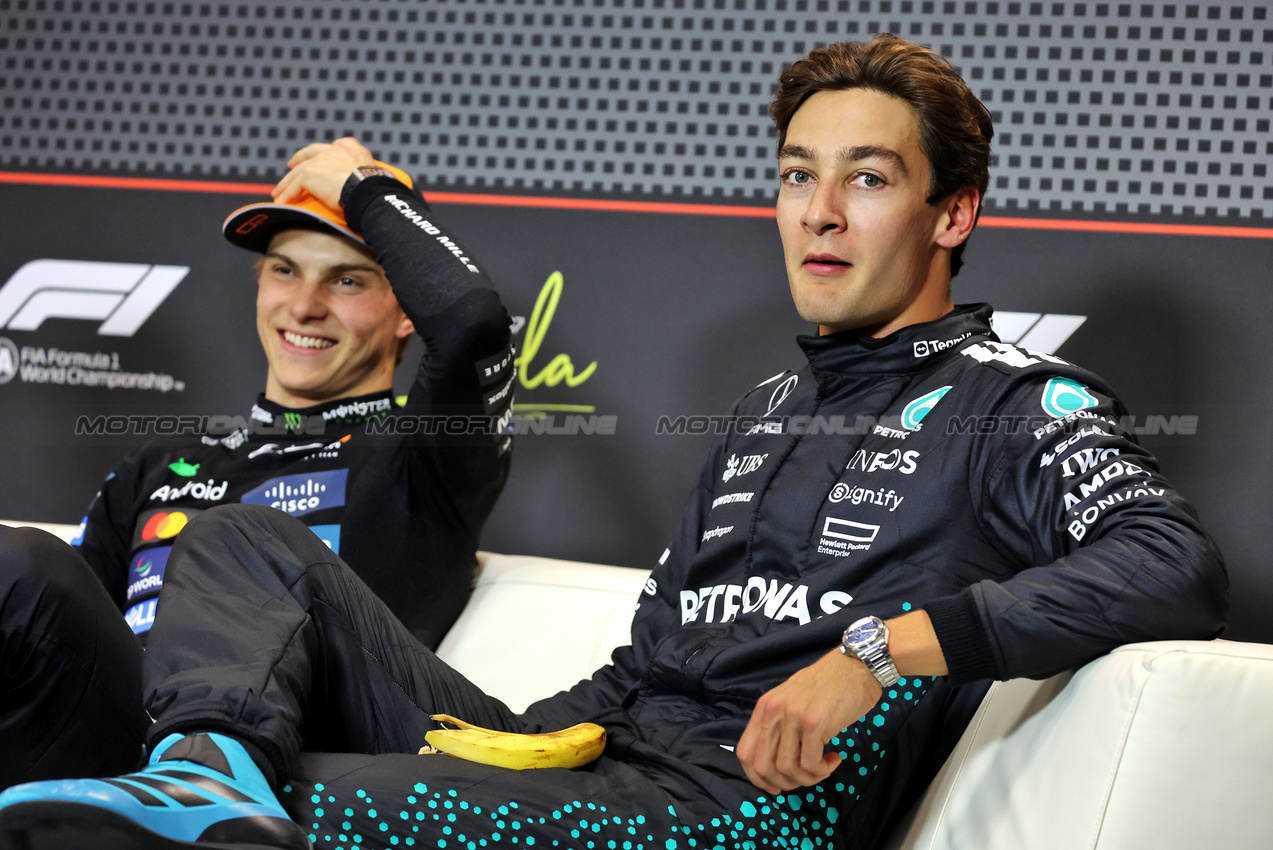 GP IMOLA, (L to R): Oscar Piastri (AUS) McLaren e George Russell (GBR) Mercedes AMG F1 in the post qualifying FIA Press Conference.

17.05.2025. Formula 1 World Championship, Rd 7, Emilia Romagna Grand Prix, Imola, Italy, Qualifiche Day.

- www.xpbimages.com, EMail: requests@xpbimages.com © Copyright: Bearne / XPB Images