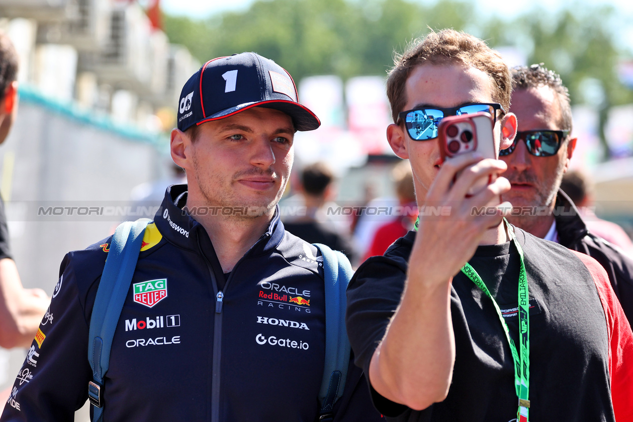 GP IMOLA, Max Verstappen (NLD) Red Bull Racing.

17.05.2025. Formula 1 World Championship, Rd 7, Emilia Romagna Grand Prix, Imola, Italy, Qualifiche Day.

- www.xpbimages.com, EMail: requests@xpbimages.com © Copyright: Moy / XPB Images