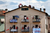 GP IMOLA, Circuit Atmosfera - houses trackside.

17.05.2025. Formula 1 World Championship, Rd 7, Emilia Romagna Grand Prix, Imola, Italy, Qualifiche Day.

- www.xpbimages.com, EMail: requests@xpbimages.com © Copyright: Moy / XPB Images