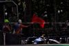 GP IMOLA, A marshal waves a red flag as Carlos Sainz (ESP) Atlassian Williams Racing FW47 passes.

17.05.2025. Formula 1 World Championship, Rd 7, Emilia Romagna Grand Prix, Imola, Italy, Qualifiche Day.

- www.xpbimages.com, EMail: requests@xpbimages.com © Copyright: Charniaux / XPB Images