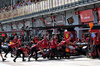GP IMOLA, Charles Leclerc (MON) Ferrari SF-25 e Lewis Hamilton (GBR) Ferrari SF-25 in the pits.

17.05.2025. Formula 1 World Championship, Rd 7, Emilia Romagna Grand Prix, Imola, Italy, Qualifiche Day.

- www.xpbimages.com, EMail: requests@xpbimages.com © Copyright: Batchelor / XPB Images