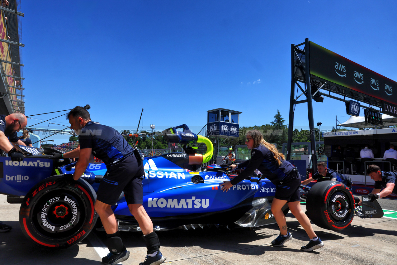 GP IMOLA, Carlos Sainz (ESP) Atlassian Williams Racing FW46 in the pits.

16.05.2025. Formula 1 World Championship, Rd 7, Emilia Romagna Grand Prix, Imola, Italy, Practice Day.

- www.xpbimages.com, EMail: requests@xpbimages.com © Copyright: Batchelor / XPB Images