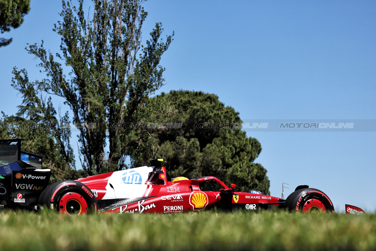 GP IMOLA, Lewis Hamilton (GBR) Ferrari SF-25.

16.05.2025. Formula 1 World Championship, Rd 7, Emilia Romagna Grand Prix, Imola, Italy, Practice Day.

- www.xpbimages.com, EMail: requests@xpbimages.com © Copyright: Bearne / XPB Images