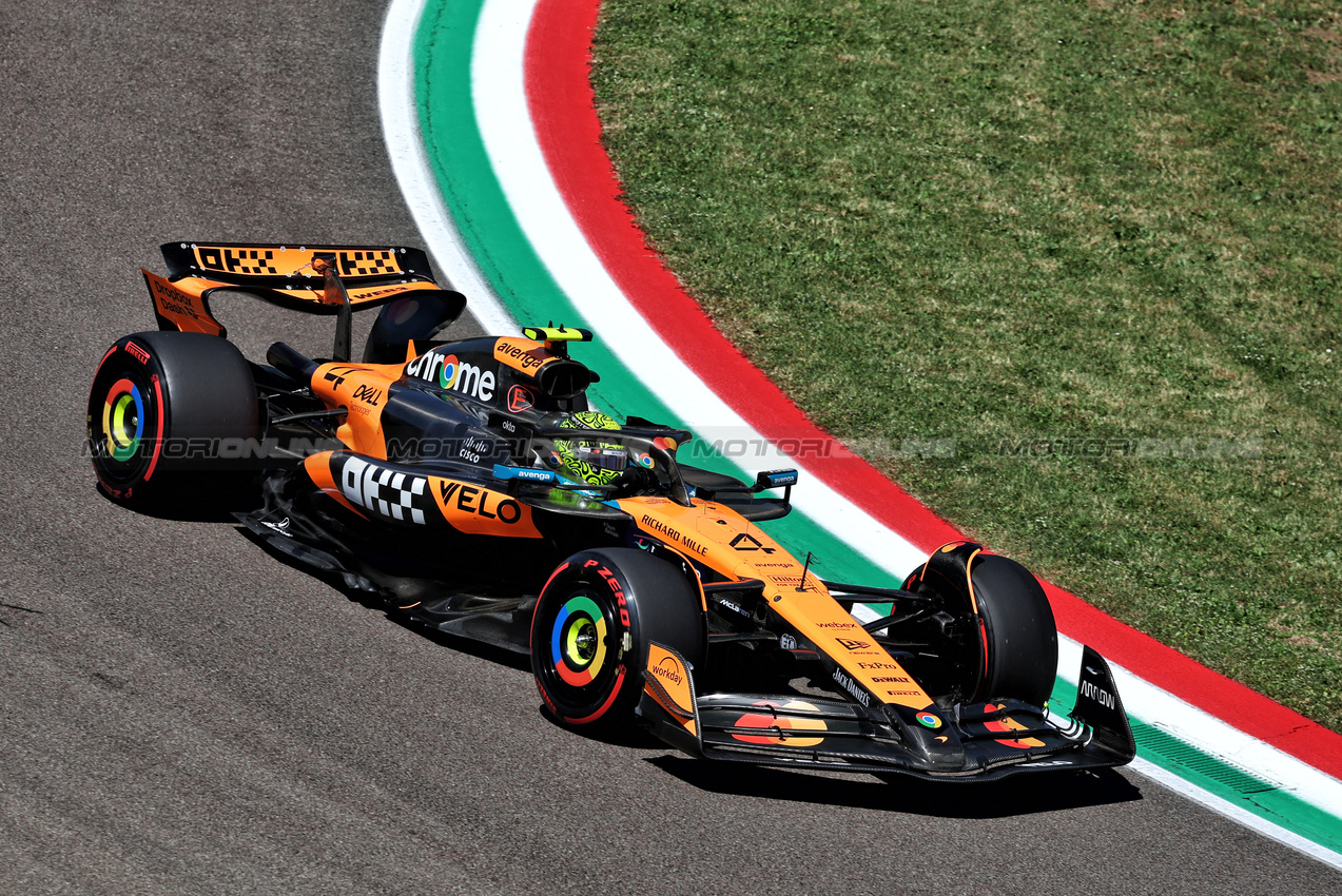 GP IMOLA, Lando Norris (GBR) McLaren MCL39.

16.05.2025. Formula 1 World Championship, Rd 7, Emilia Romagna Grand Prix, Imola, Italy, Practice Day.

- www.xpbimages.com, EMail: requests@xpbimages.com © Copyright: Moy / XPB Images