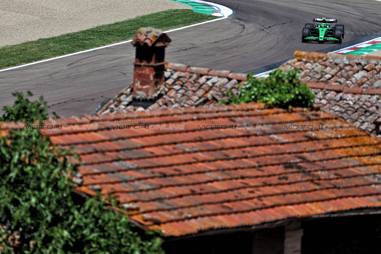 GP IMOLA, Gabriel Bortoleto (BRA) Sauber C45.

16.05.2025. Formula 1 World Championship, Rd 7, Emilia Romagna Grand Prix, Imola, Italy, Practice Day.

- www.xpbimages.com, EMail: requests@xpbimages.com © Copyright: Moy / XPB Images