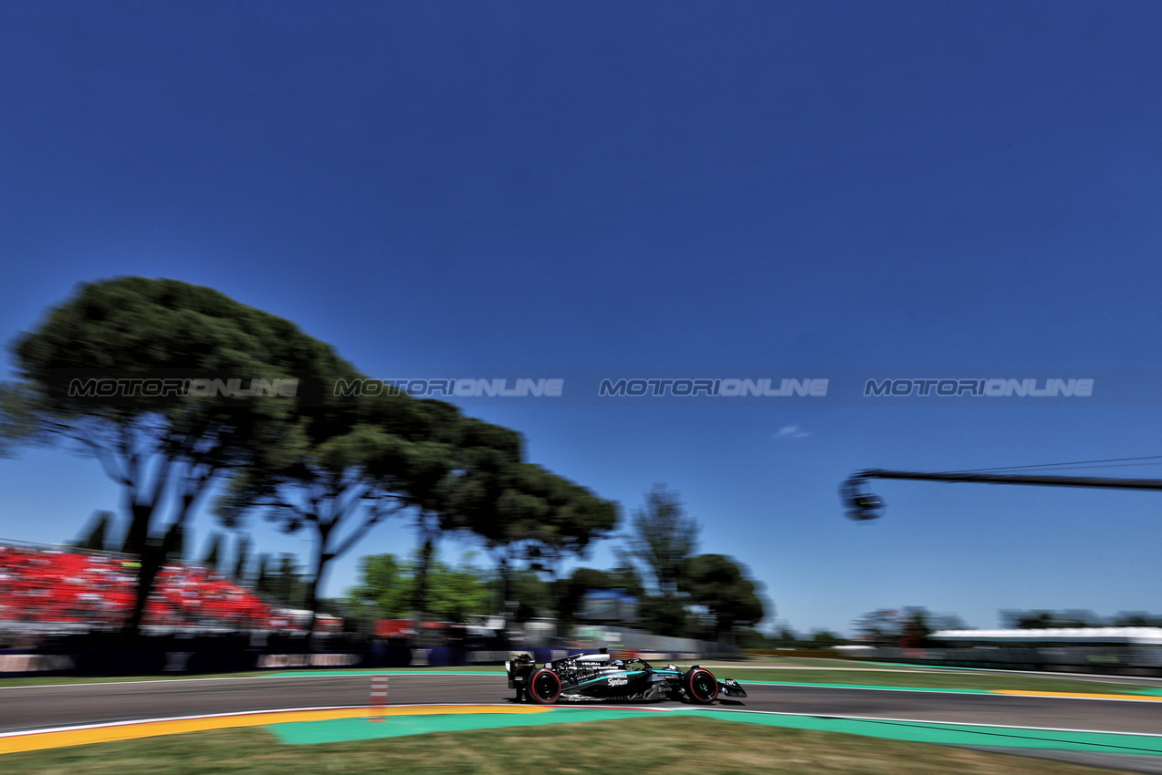 GP IMOLA, George Russell (GBR) Mercedes AMG F1 W16.

16.05.2025. Formula 1 World Championship, Rd 7, Emilia Romagna Grand Prix, Imola, Italy, Practice Day.

- www.xpbimages.com, EMail: requests@xpbimages.com © Copyright: Bearne / XPB Images