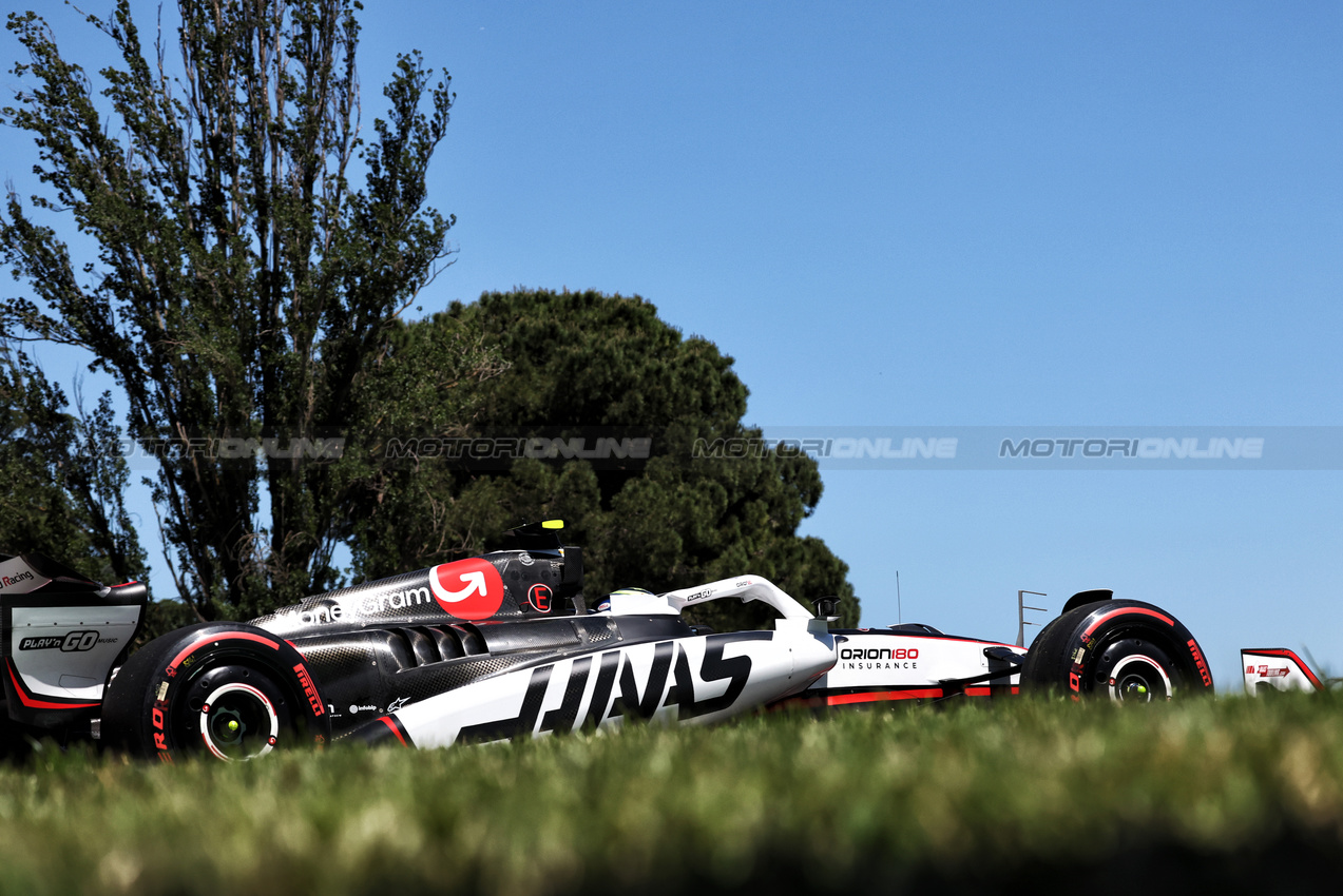 GP IMOLA, Oliver Bearman (GBR) Haas VF-25.

16.05.2025. Formula 1 World Championship, Rd 7, Emilia Romagna Grand Prix, Imola, Italy, Practice Day.

- www.xpbimages.com, EMail: requests@xpbimages.com © Copyright: Bearne / XPB Images