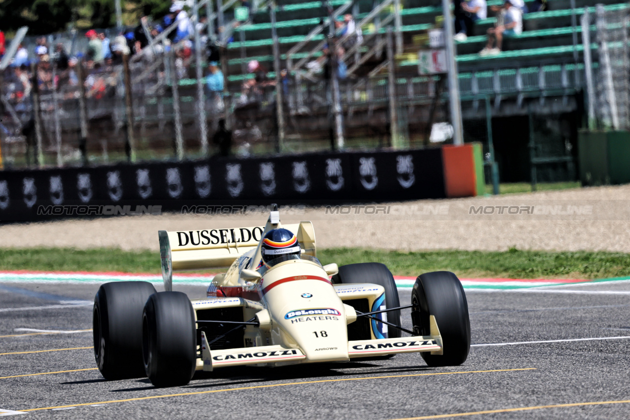 GP IMOLA, Thierry Boutsen (BEL) drives his 1985 Arrows A8.

16.05.2025. Formula 1 World Championship, Rd 7, Emilia Romagna Grand Prix, Imola, Italy, Practice Day.

- www.xpbimages.com, EMail: requests@xpbimages.com © Copyright: Batchelor / XPB Images