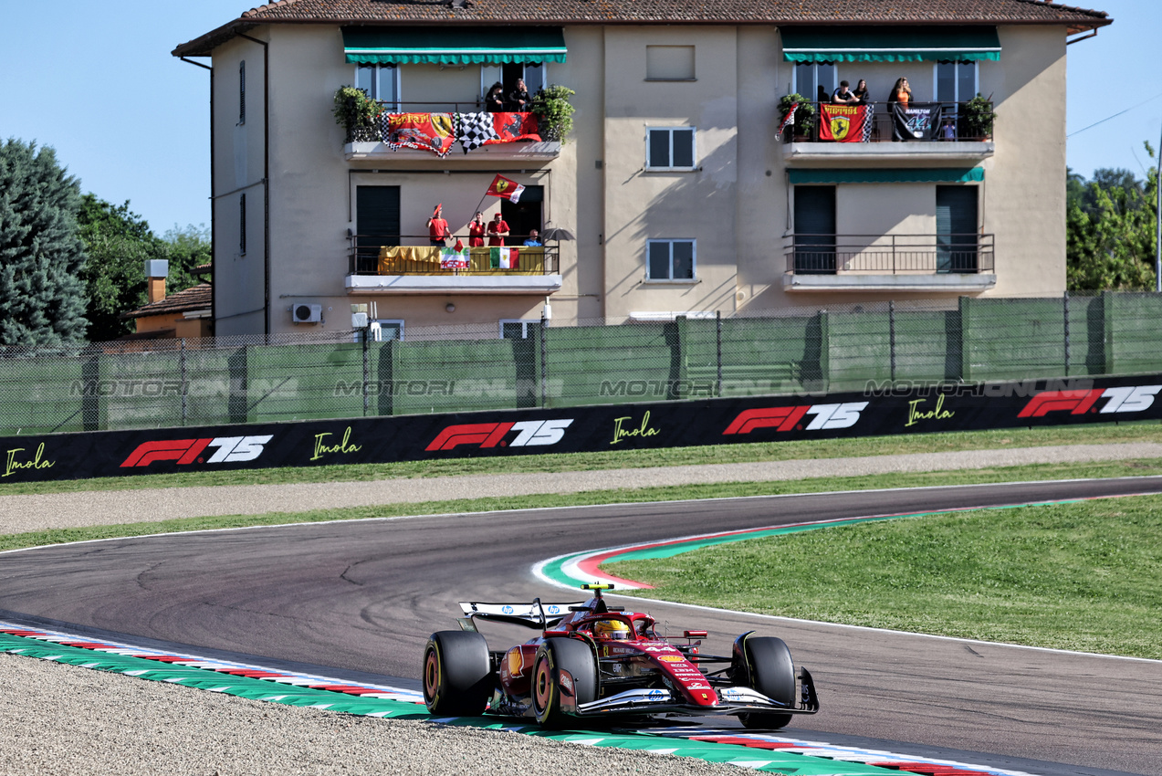 GP IMOLA, Lewis Hamilton (GBR) Ferrari SF-25.

16.05.2025. Formula 1 World Championship, Rd 7, Emilia Romagna Grand Prix, Imola, Italy, Practice Day.

- www.xpbimages.com, EMail: requests@xpbimages.com © Copyright: Bearne / XPB Images