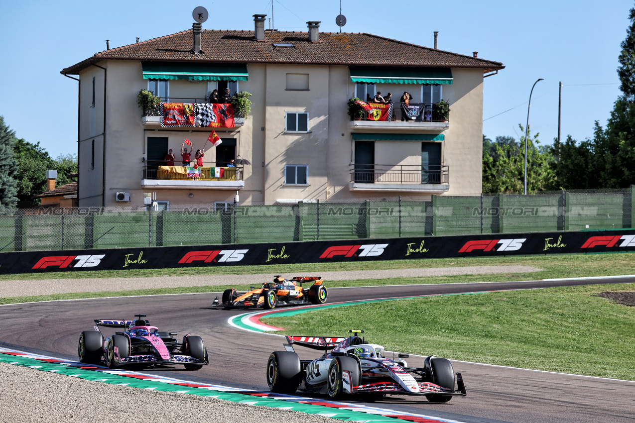 GP IMOLA, Oliver Bearman (GBR) Haas VF-25.

16.05.2025. Formula 1 World Championship, Rd 7, Emilia Romagna Grand Prix, Imola, Italy, Practice Day.

- www.xpbimages.com, EMail: requests@xpbimages.com © Copyright: Bearne / XPB Images