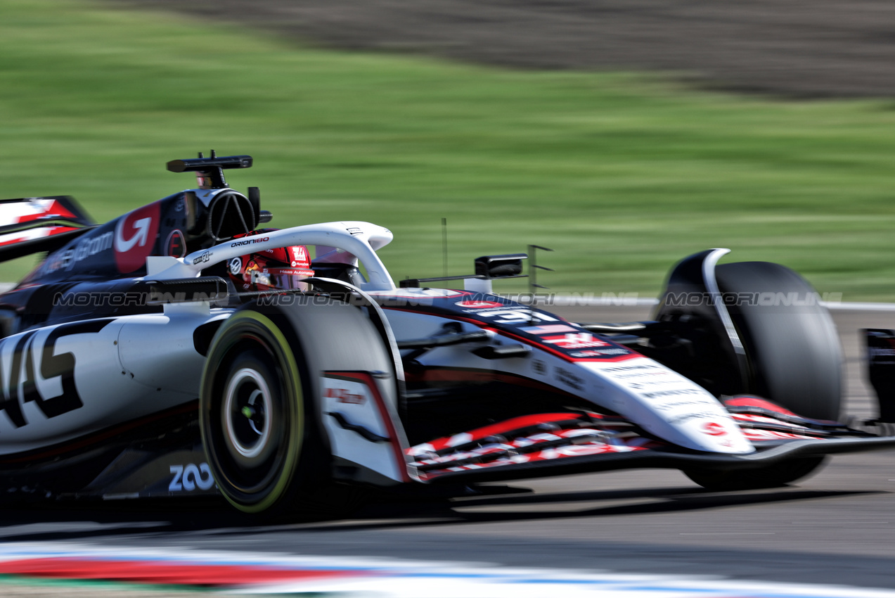 GP IMOLA, Esteban Ocon (FRA) Haas VF-25.

16.05.2025. Formula 1 World Championship, Rd 7, Emilia Romagna Grand Prix, Imola, Italy, Practice Day.

- www.xpbimages.com, EMail: requests@xpbimages.com © Copyright: Bearne / XPB Images