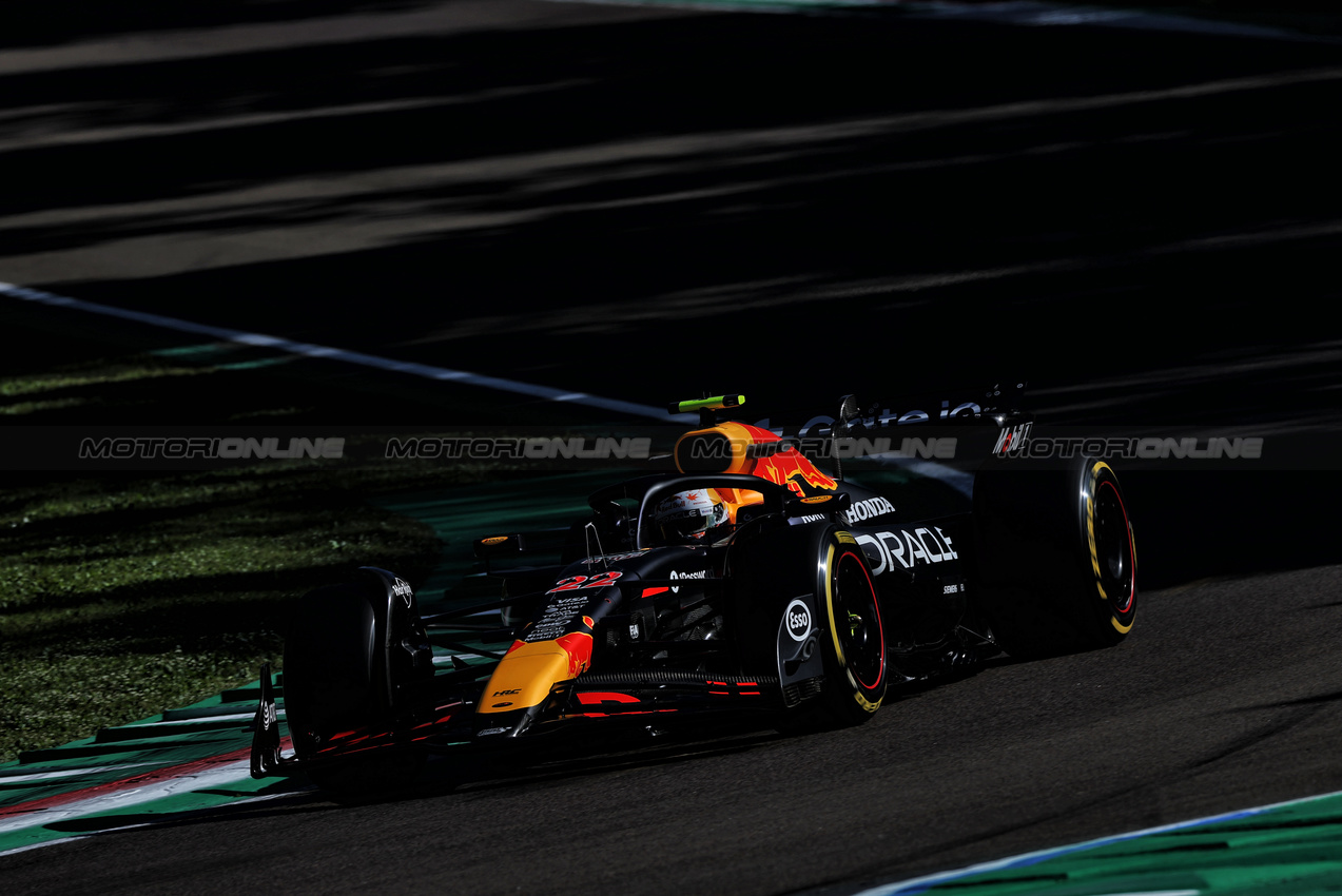 GP IMOLA, Yuki Tsunoda (JPN) Red Bull Racing RB21.

16.05.2025. Formula 1 World Championship, Rd 7, Emilia Romagna Grand Prix, Imola, Italy, Practice Day.

- www.xpbimages.com, EMail: requests@xpbimages.com © Copyright: Charniaux / XPB Images