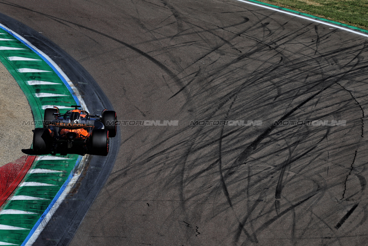 GP IMOLA, Oscar Piastri (AUS) McLaren MCL39.

16.05.2025. Formula 1 World Championship, Rd 7, Emilia Romagna Grand Prix, Imola, Italy, Practice Day.

- www.xpbimages.com, EMail: requests@xpbimages.com © Copyright: Moy / XPB Images