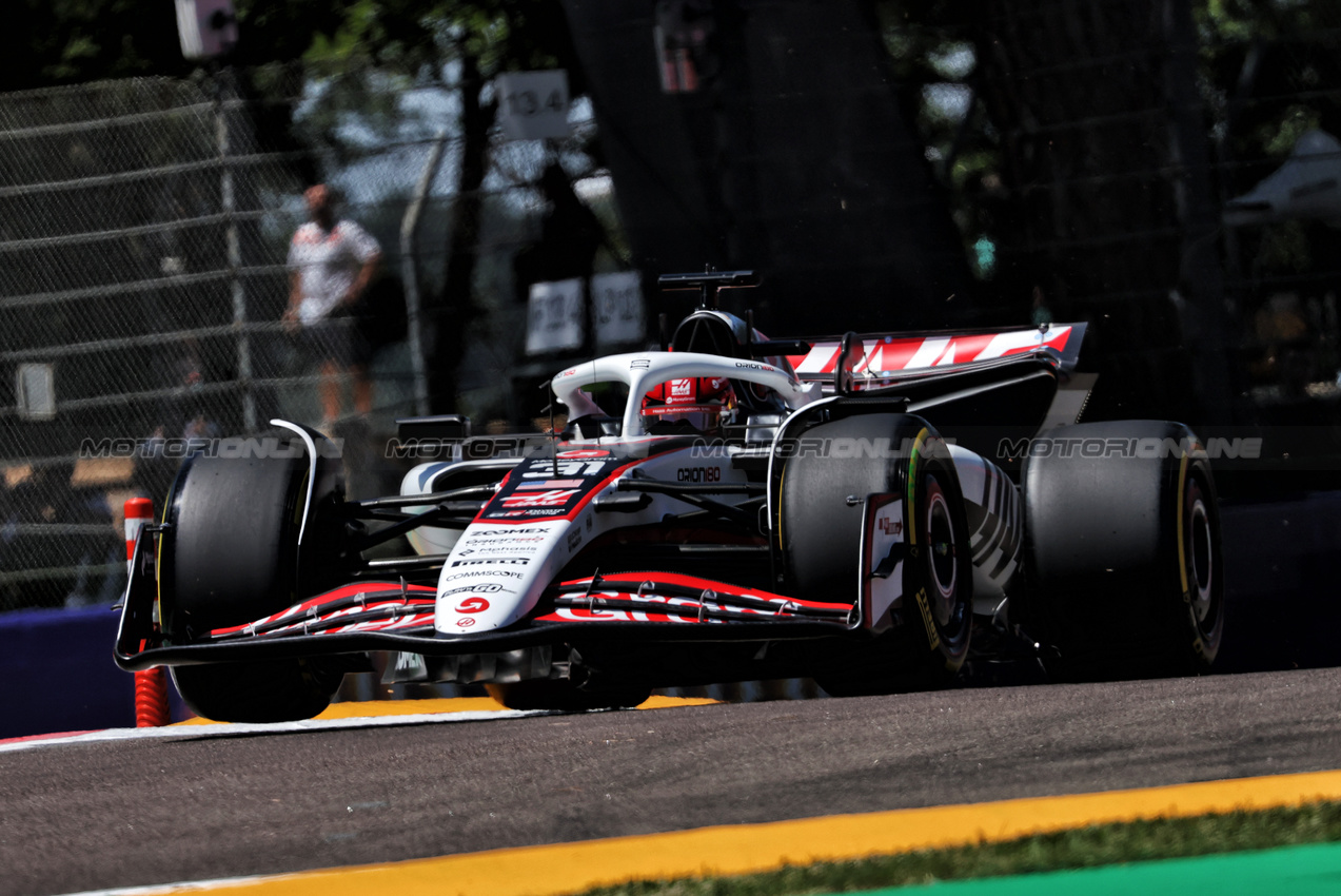 GP IMOLA, Esteban Ocon (FRA) Haas VF-25.

16.05.2025. Formula 1 World Championship, Rd 7, Emilia Romagna Grand Prix, Imola, Italy, Practice Day.

- www.xpbimages.com, EMail: requests@xpbimages.com © Copyright: Bearne / XPB Images