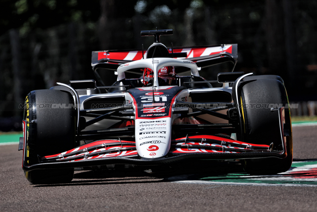 GP IMOLA, Esteban Ocon (FRA) Haas VF-25.

16.05.2025. Formula 1 World Championship, Rd 7, Emilia Romagna Grand Prix, Imola, Italy, Practice Day.

- www.xpbimages.com, EMail: requests@xpbimages.com © Copyright: Bearne / XPB Images