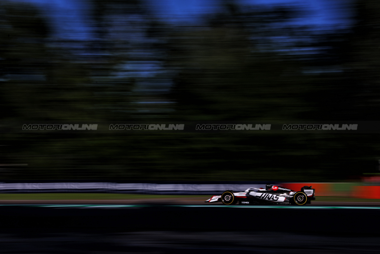 GP IMOLA, Esteban Ocon (FRA) Haas VF-25.

16.05.2025. Formula 1 World Championship, Rd 7, Emilia Romagna Grand Prix, Imola, Italy, Practice Day.

- www.xpbimages.com, EMail: requests@xpbimages.com © Copyright: Charniaux / XPB Images