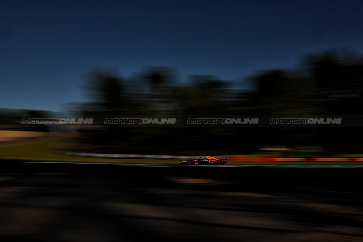 GP IMOLA, Max Verstappen (NLD) Red Bull Racing RB21.

16.05.2025. Formula 1 World Championship, Rd 7, Emilia Romagna Grand Prix, Imola, Italy, Practice Day.

- www.xpbimages.com, EMail: requests@xpbimages.com © Copyright: Charniaux / XPB Images