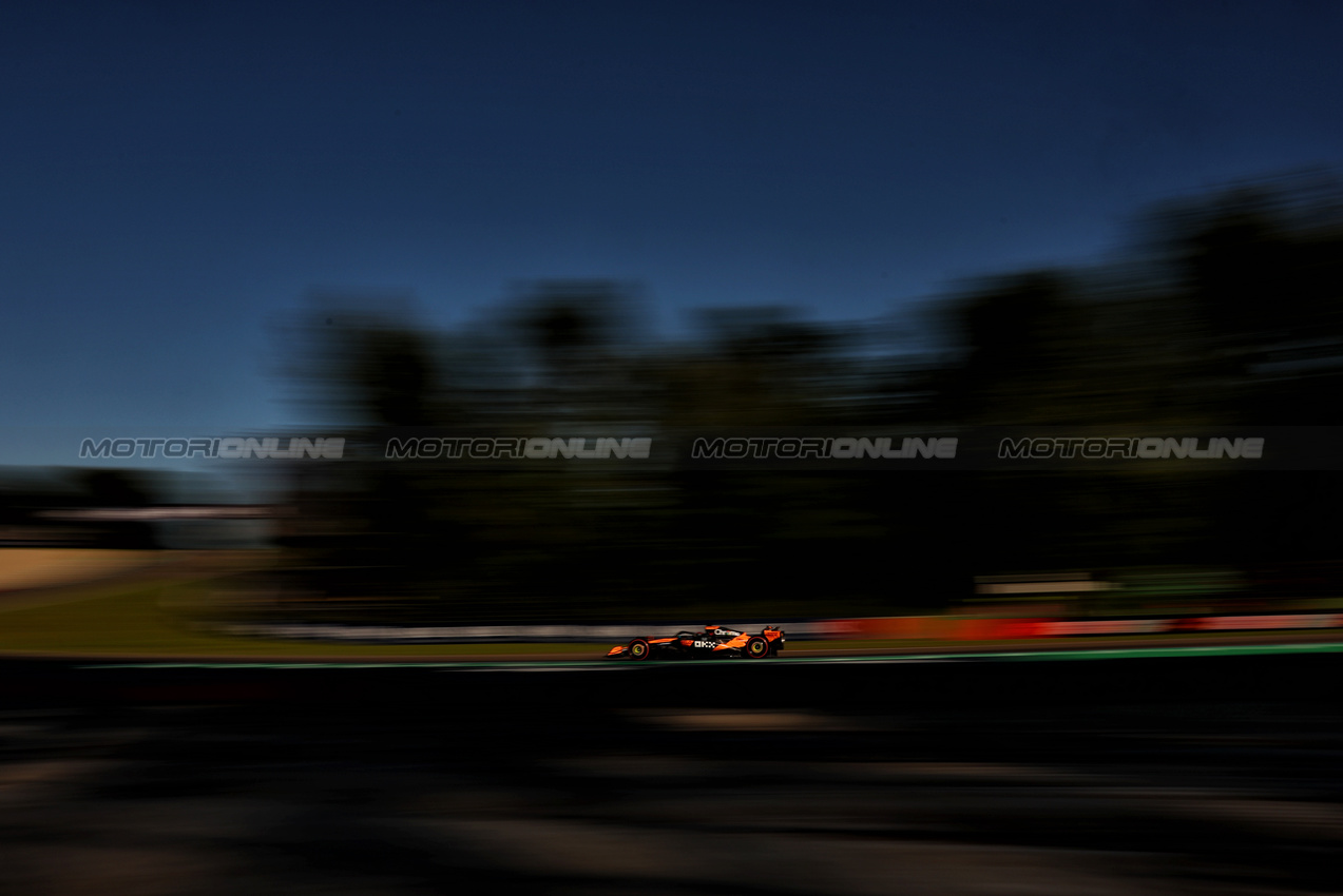 GP IMOLA, Oscar Piastri (AUS) McLaren MCL39.

16.05.2025. Formula 1 World Championship, Rd 7, Emilia Romagna Grand Prix, Imola, Italy, Practice Day.

- www.xpbimages.com, EMail: requests@xpbimages.com © Copyright: Charniaux / XPB Images
