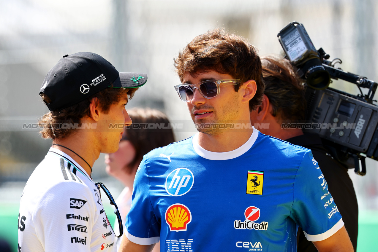 GP ITALIA, (L to R): Andrea Kimi Antonelli (ITA) Mercedes AMG F1 with Charles Leclerc (MON) Ferrari.

07.09.2025. Formula 1 World Championship, Rd 16, Italian Grand Prix, Monza, Italy, Gara Day.

- www.xpbimages.com, EMail: requests@xpbimages.com © Copyright: Batchelor / XPB Images
