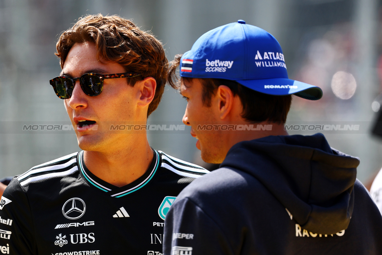 GP ITALIA, (L to R): George Russell (GBR) Mercedes AMG F1 with Alexander Albon (THA) Atlassian Williams Racing.

07.09.2025. Formula 1 World Championship, Rd 16, Italian Grand Prix, Monza, Italy, Gara Day.

- www.xpbimages.com, EMail: requests@xpbimages.com © Copyright: Batchelor / XPB Images