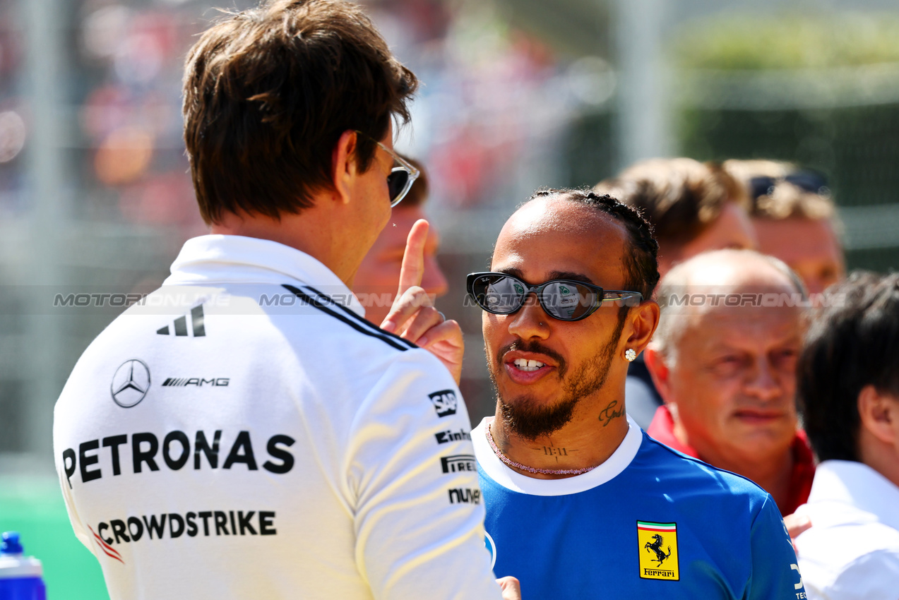 GP ITALIA, (L to R): Toto Wolff (GER) Mercedes AMG F1 Shareholder e Executive Director with Lewis Hamilton (GBR) Ferrari.

07.09.2025. Formula 1 World Championship, Rd 16, Italian Grand Prix, Monza, Italy, Gara Day.

- www.xpbimages.com, EMail: requests@xpbimages.com © Copyright: Batchelor / XPB Images