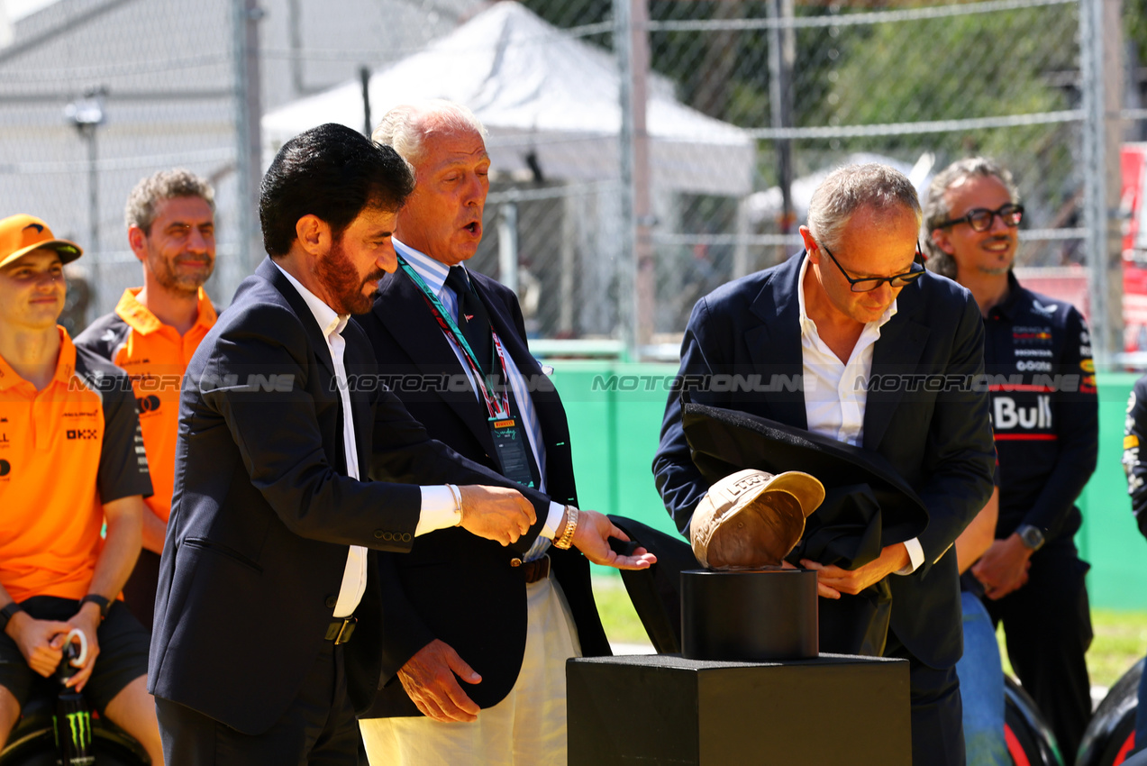 GP ITALIA, (L to R): Mohammed Bin Sulayem (UAE) FIA President; Marco Tronchetti Provera (ITA) Pirelli Chairman; e Stefano Domenicali (ITA) Formula One President e CEO celebrate 500 GP for Pirelli.

07.09.2025. Formula 1 World Championship, Rd 16, Italian Grand Prix, Monza, Italy, Gara Day.

- www.xpbimages.com, EMail: requests@xpbimages.com © Copyright: Batchelor / XPB Images