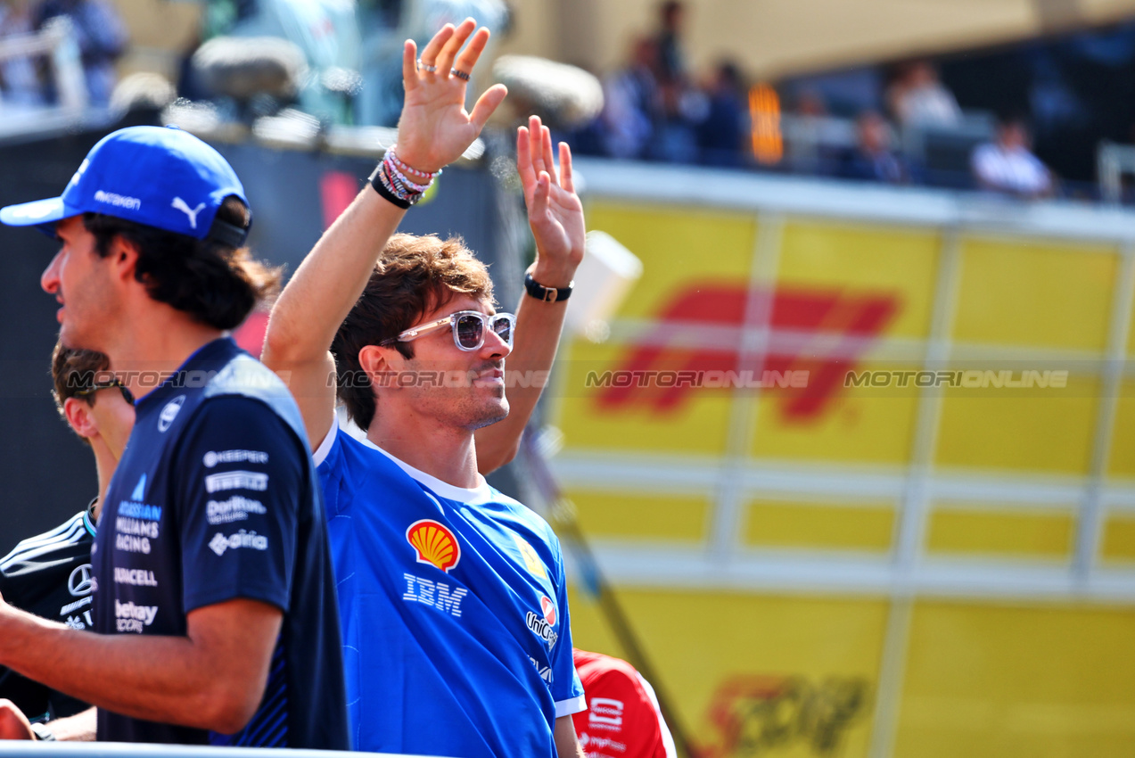 GP ITALIA, Charles Leclerc (MON) Ferrari on the drivers' parade.

07.09.2025. Formula 1 World Championship, Rd 16, Italian Grand Prix, Monza, Italy, Gara Day.

- www.xpbimages.com, EMail: requests@xpbimages.com © Copyright: Batchelor / XPB Images