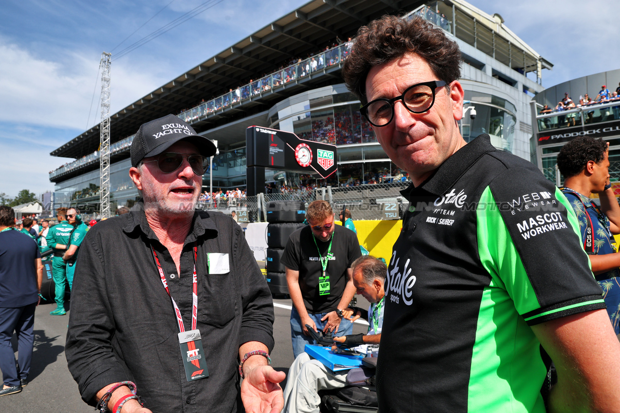 GP ITALIA, (L to R): Eddie Irvine (GBR) with Mattia Binotto (ITA) Sauber Motorsport Chief Operating e Chief Technical Officer on the grid.

07.09.2025. Formula 1 World Championship, Rd 16, Italian Grand Prix, Monza, Italy, Gara Day.

- www.xpbimages.com, EMail: requests@xpbimages.com © Copyright: Batchelor / XPB Images