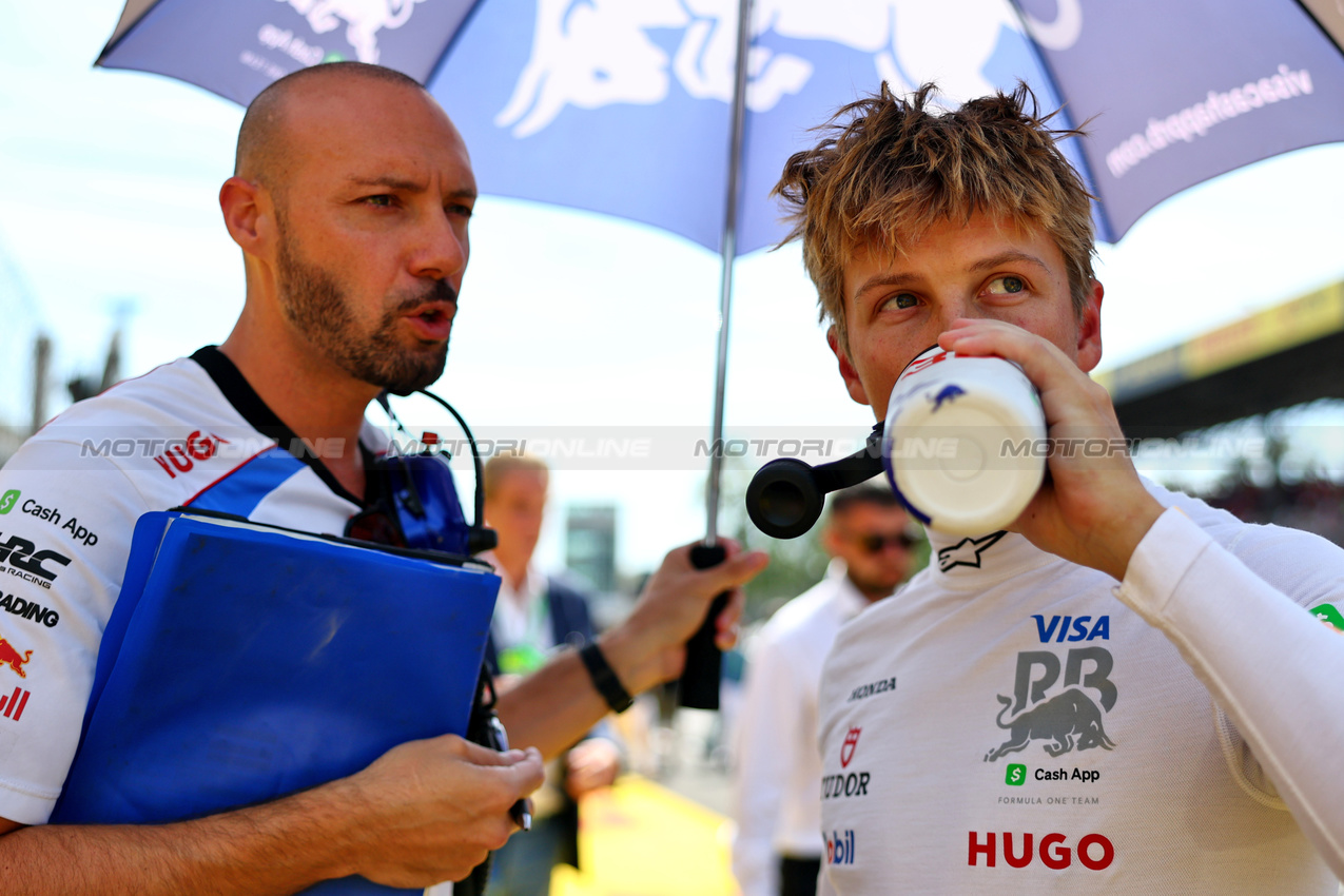 GP ITALIA, Liam Lawson (NZL) Racing Bulls on the grid.

07.09.2025. Formula 1 World Championship, Rd 16, Italian Grand Prix, Monza, Italy, Gara Day.

- www.xpbimages.com, EMail: requests@xpbimages.com © Copyright: Charniaux / XPB Images