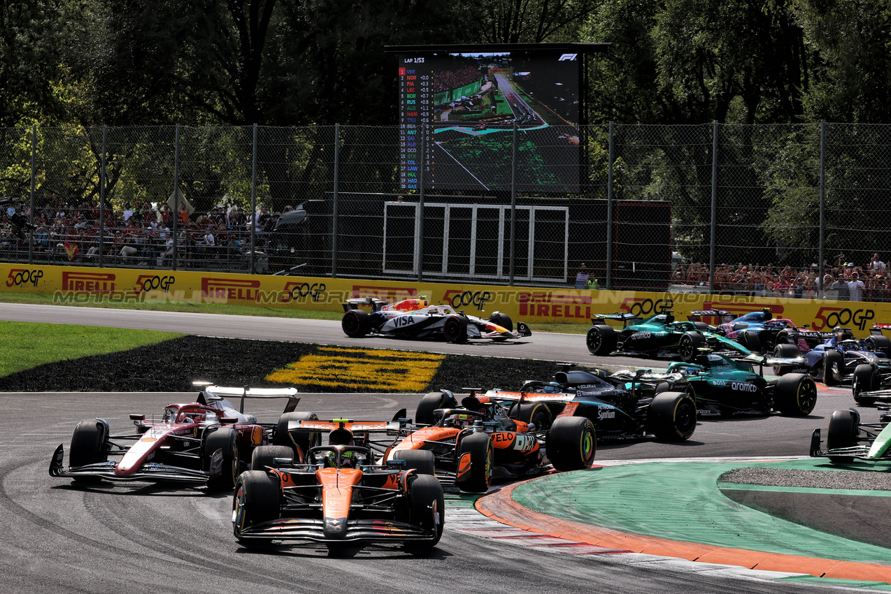 GP ITALIA, Lando Norris (GBR) McLaren MCL39 at the partenza of the race.

07.09.2025. Formula 1 World Championship, Rd 16, Italian Grand Prix, Monza, Italy, Gara Day.

- www.xpbimages.com, EMail: requests@xpbimages.com © Copyright: Charniaux / XPB Images