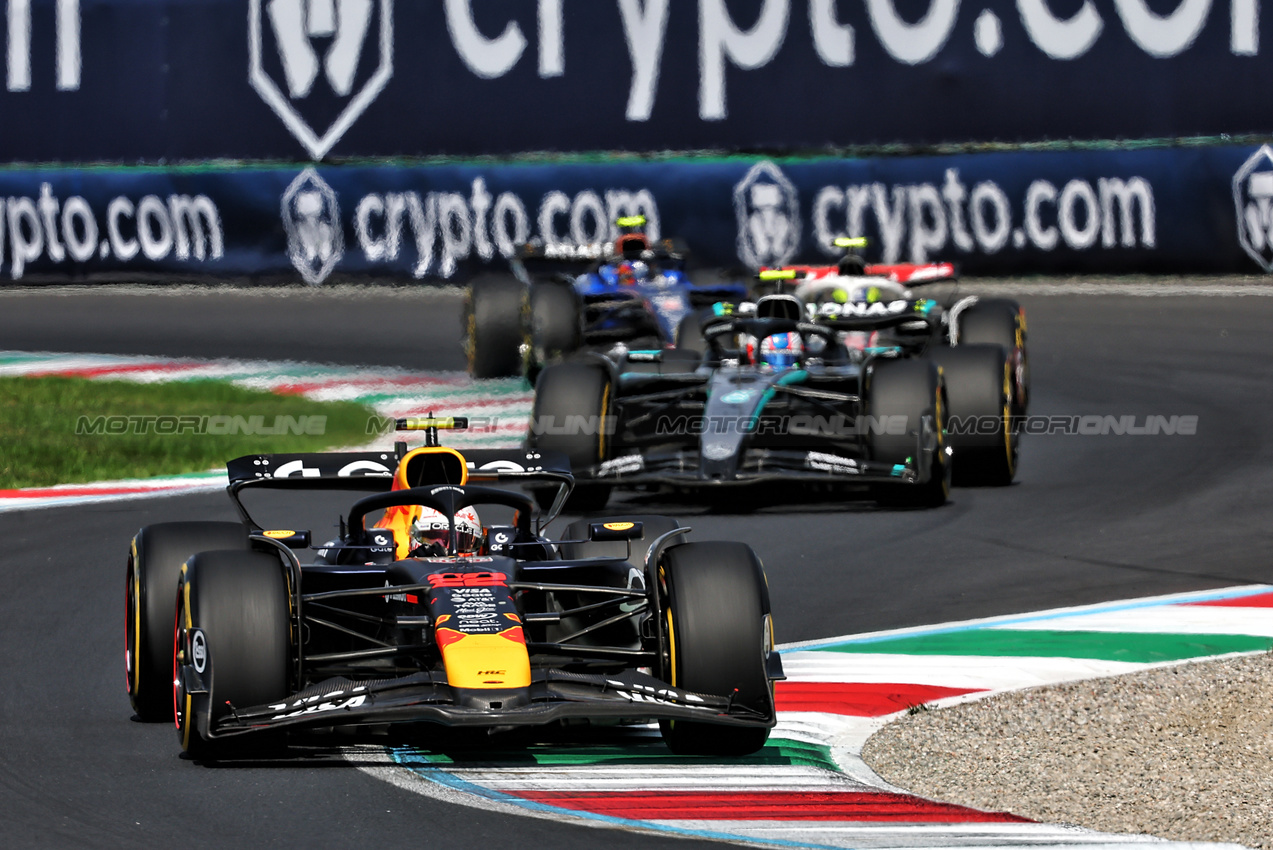 GP ITALIA, Yuki Tsunoda (JPN) Red Bull Racing RB21.

07.09.2025. Formula 1 World Championship, Rd 16, Italian Grand Prix, Monza, Italy, Gara Day.

- www.xpbimages.com, EMail: requests@xpbimages.com © Copyright: Batchelor / XPB Images
