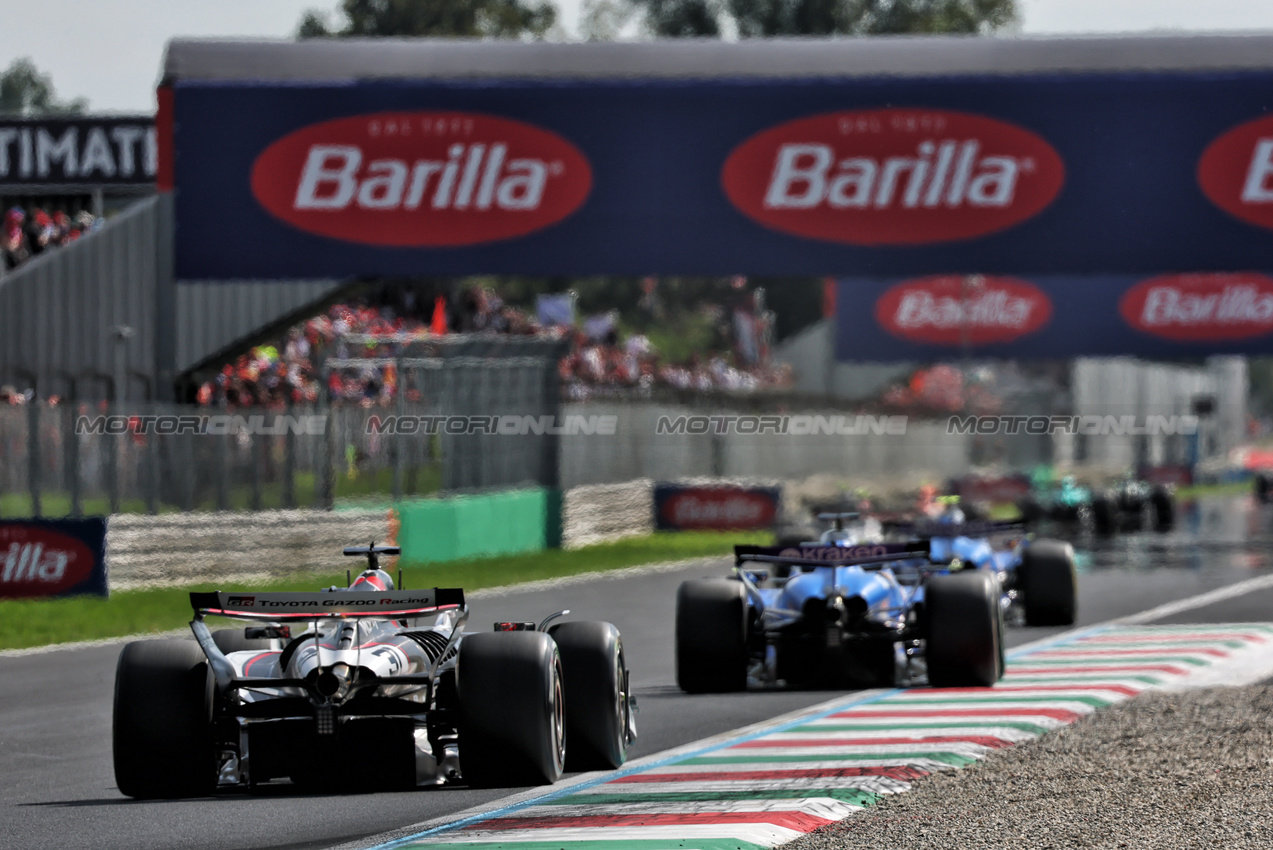GP ITALIA, Esteban Ocon (FRA) Haas VF-25.

07.09.2025. Formula 1 World Championship, Rd 16, Italian Grand Prix, Monza, Italy, Gara Day.

- www.xpbimages.com, EMail: requests@xpbimages.com © Copyright: Batchelor / XPB Images