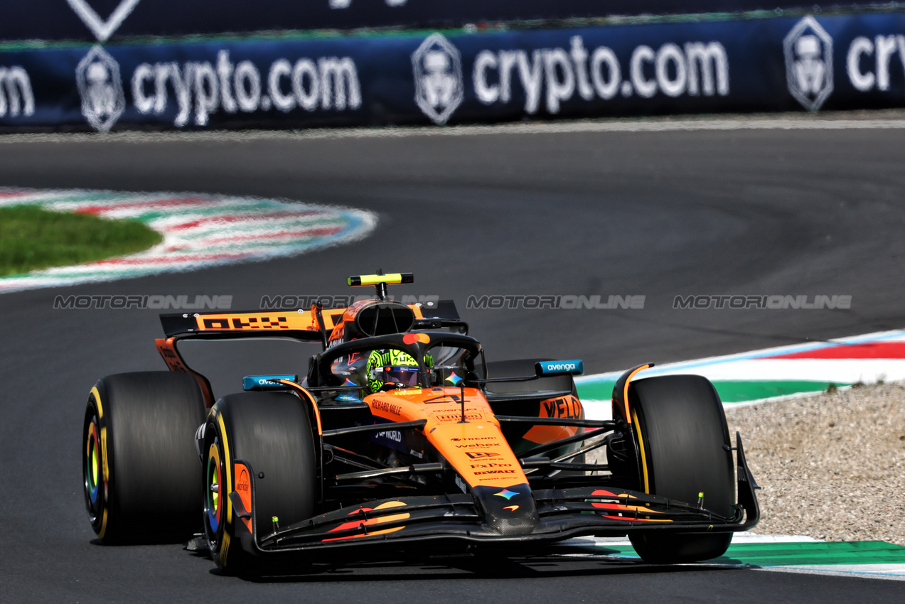 GP ITALIA, Lando Norris (GBR) McLaren MCL39.

07.09.2025. Formula 1 World Championship, Rd 16, Italian Grand Prix, Monza, Italy, Gara Day.

- www.xpbimages.com, EMail: requests@xpbimages.com © Copyright: Batchelor / XPB Images