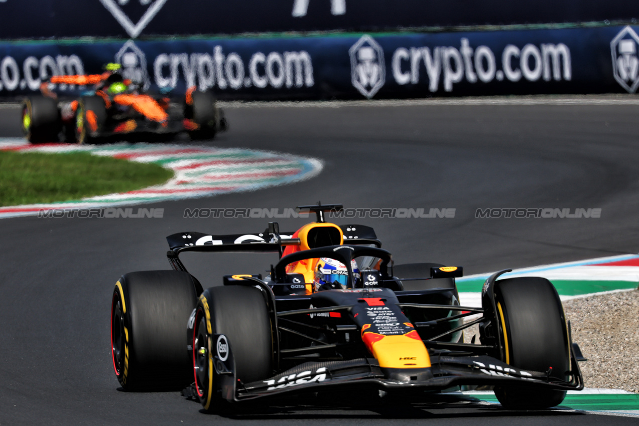 GP ITALIA, Max Verstappen (NLD) Red Bull Racing RB21.

07.09.2025. Formula 1 World Championship, Rd 16, Italian Grand Prix, Monza, Italy, Gara Day.

- www.xpbimages.com, EMail: requests@xpbimages.com © Copyright: Batchelor / XPB Images