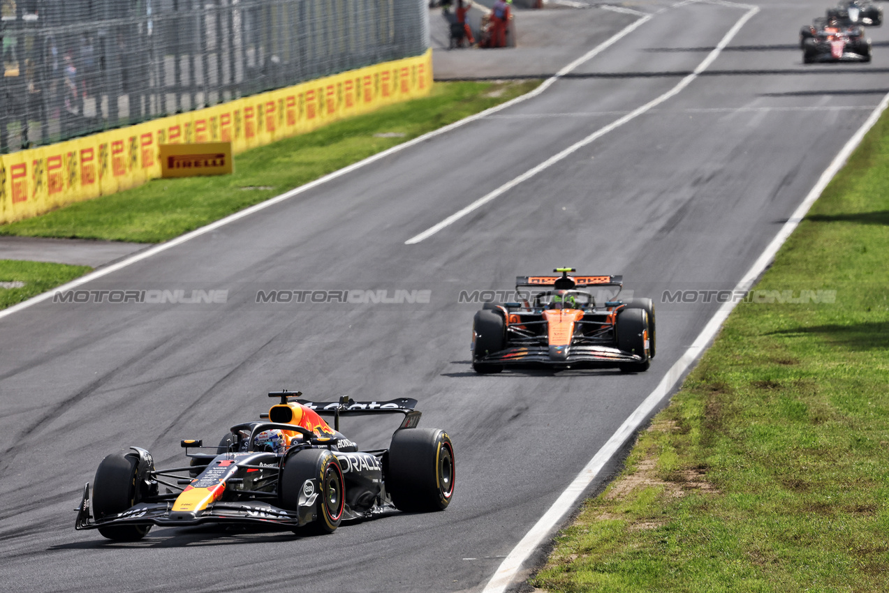GP ITALIA, Max Verstappen (NLD) Red Bull Racing RB21.

07.09.2025. Formula 1 World Championship, Rd 16, Italian Grand Prix, Monza, Italy, Gara Day.

- www.xpbimages.com, EMail: requests@xpbimages.com © Copyright: Bearne / XPB Images