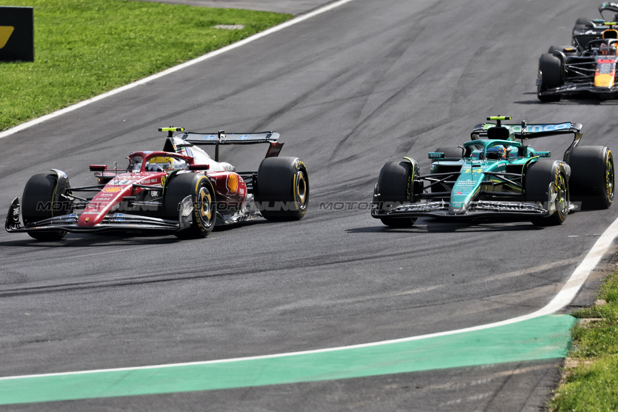GP ITALIA, Lewis Hamilton (GBR) Ferrari SF-25 e Fernando Alonso (ESP) Aston Martin F1 Team AMR25 battle for position.

07.09.2025. Formula 1 World Championship, Rd 16, Italian Grand Prix, Monza, Italy, Gara Day.

- www.xpbimages.com, EMail: requests@xpbimages.com © Copyright: Bearne / XPB Images