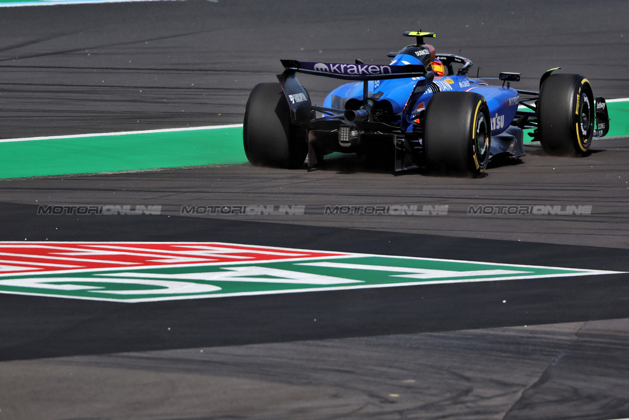 GP ITALIA, Carlos Sainz (ESP) Atlassian Williams Racing FW47 runs wide.

07.09.2025. Formula 1 World Championship, Rd 16, Italian Grand Prix, Monza, Italy, Gara Day.

 - www.xpbimages.com, EMail: requests@xpbimages.com © Copyright: Rew / XPB Images