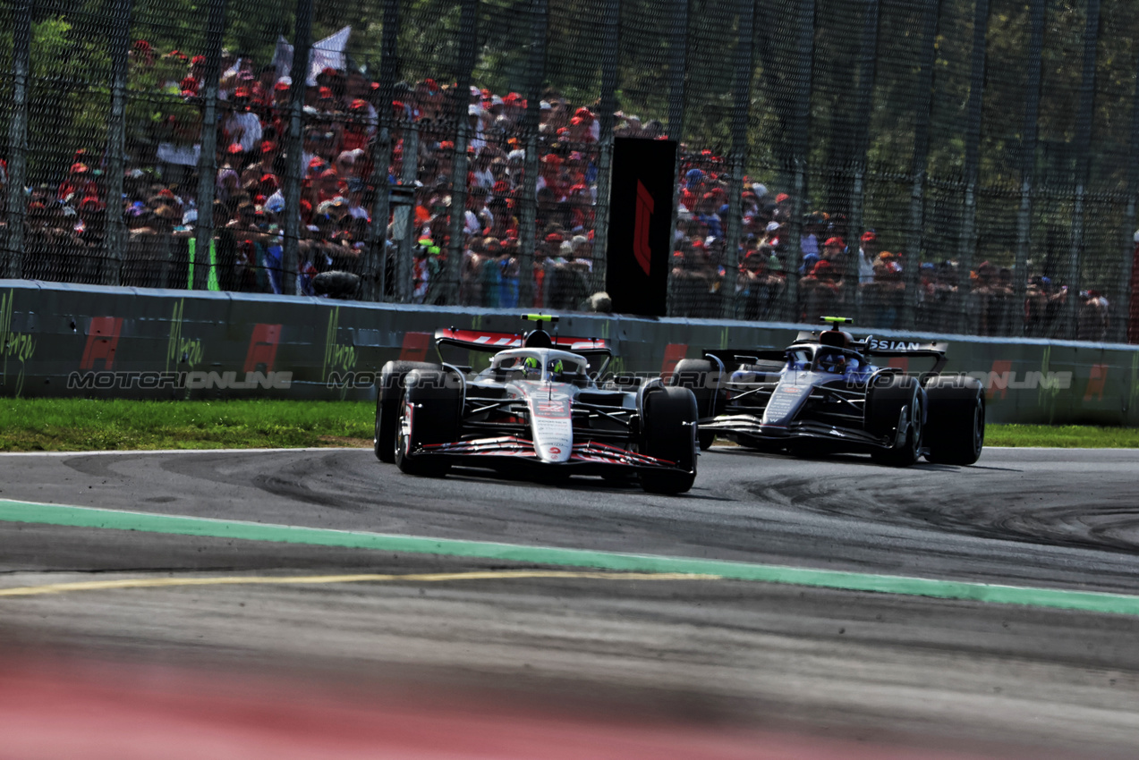GP ITALIA, Oliver Bearman (GBR) Haas VF-25.

07.09.2025. Formula 1 World Championship, Rd 16, Italian Grand Prix, Monza, Italy, Gara Day.

 - www.xpbimages.com, EMail: requests@xpbimages.com © Copyright: Rew / XPB Images