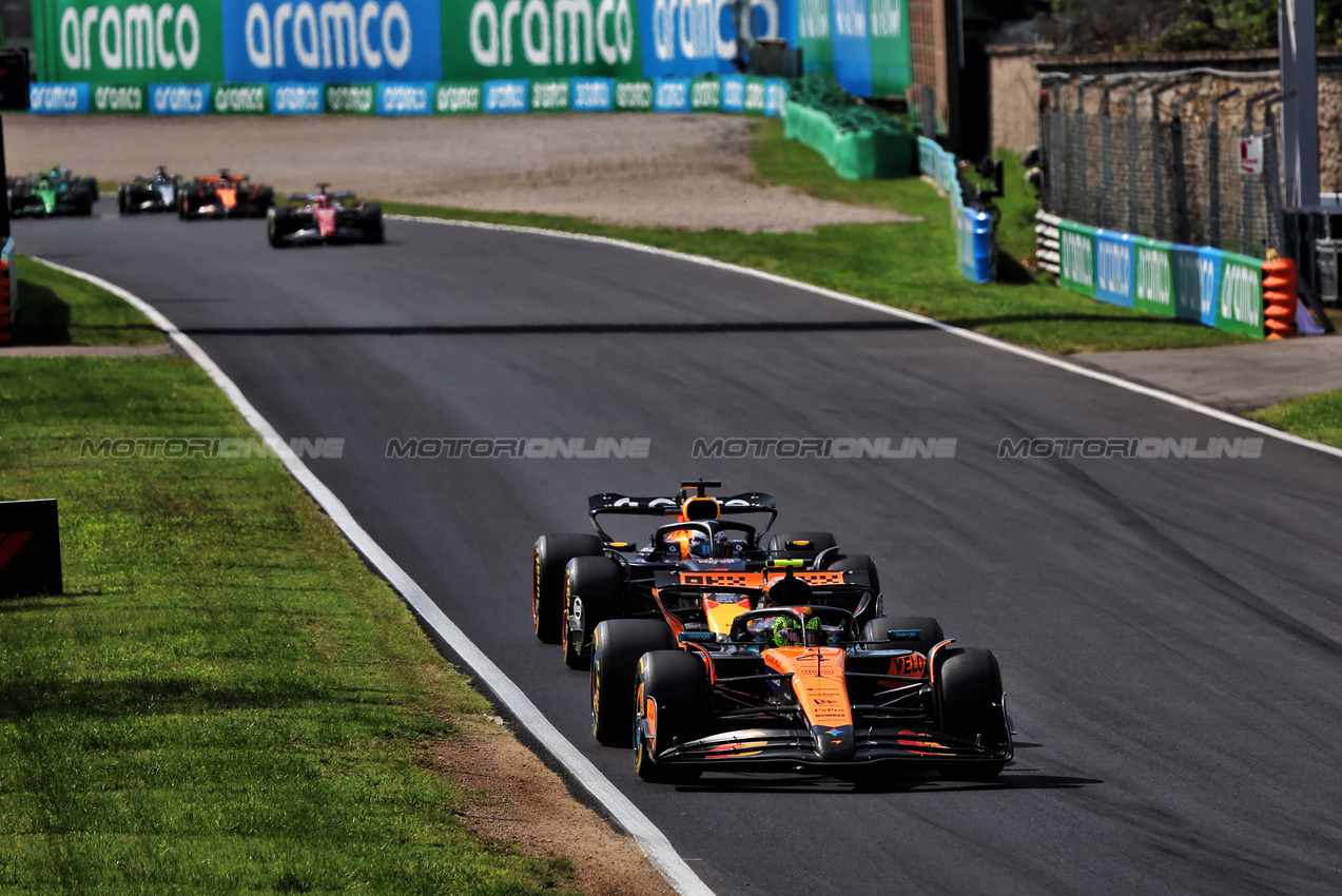 GP ITALIA, Lando Norris (GBR) McLaren MCL39.

07.09.2025. Formula 1 World Championship, Rd 16, Italian Grand Prix, Monza, Italy, Gara Day.

 - www.xpbimages.com, EMail: requests@xpbimages.com © Copyright: Rew / XPB Images